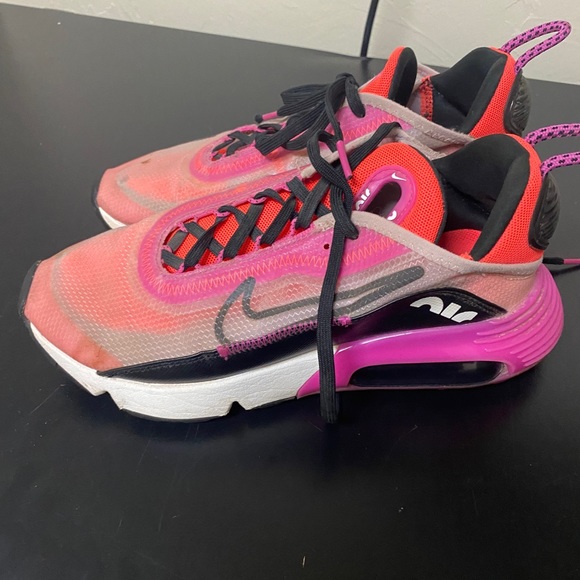 Size 7 - Women’s Nike Air max 2090 multicolor shoes - Picture 1 of 6